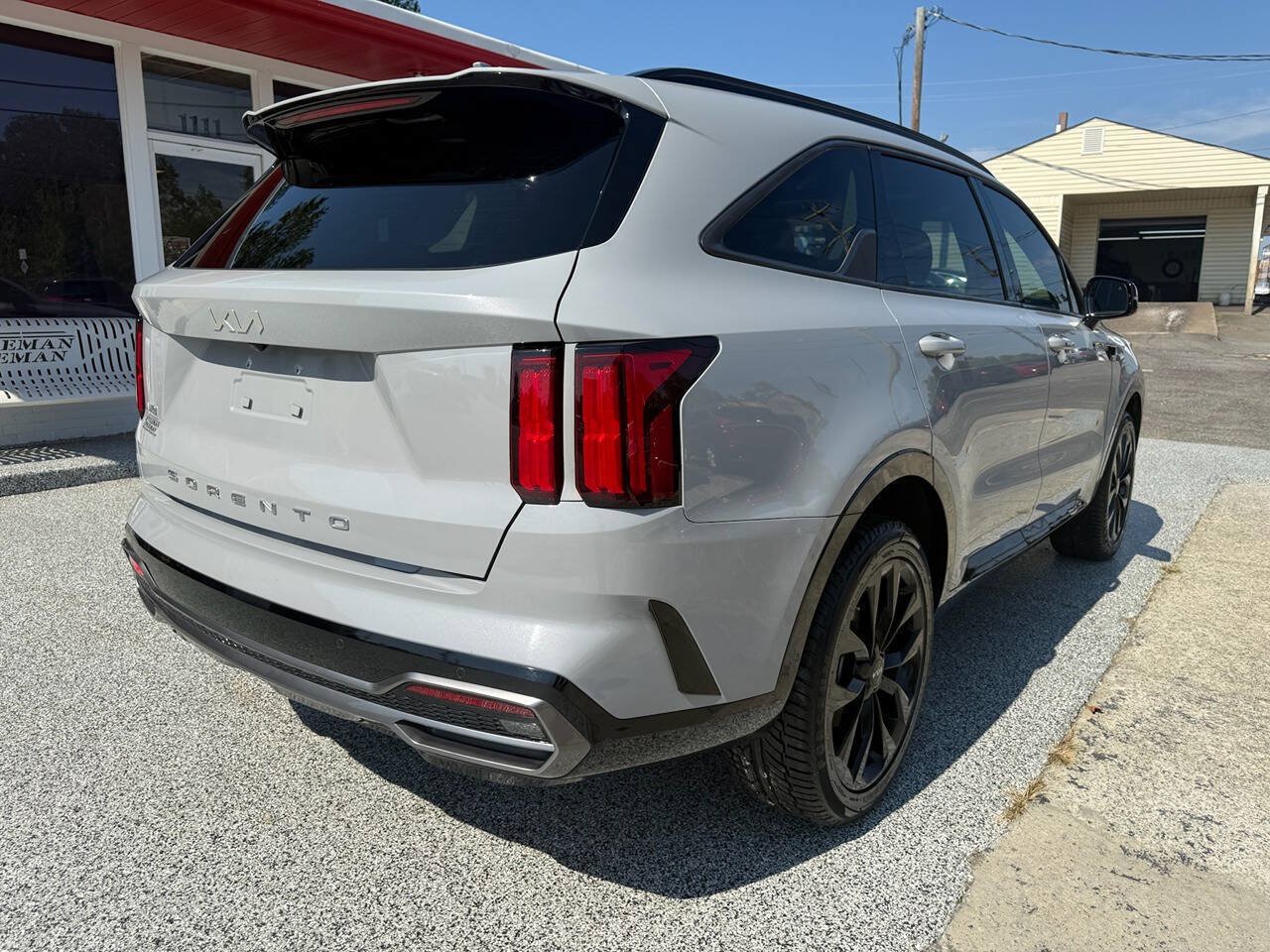 Used 2022 Kia Sorento SX AWD/4WD image 16