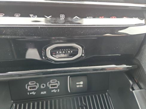 New 2026 Jeep Grand Cherokee Limited AWD/4WD image 17