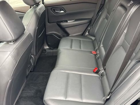 Used 2023 Nissan Rogue SV w/ SV Premium Package image 17