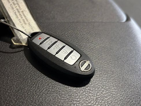 Used 2025 Nissan Altima 2.5 SV FWD image 24