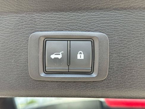 Used 2025 Mitsubishi Outlander SE FWD image 13