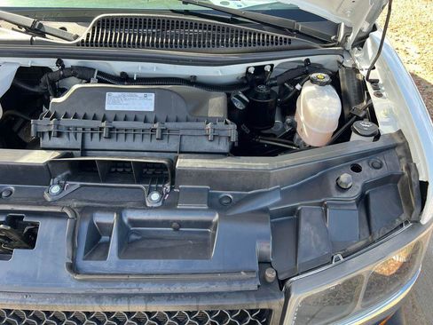 Used 2024 Chevrolet Express 2500 w/ Driver Convenience Package image 38