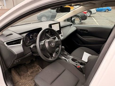 Used 2025 Toyota Corolla LE image 12