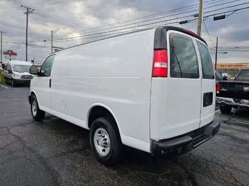Used 2017 Chevrolet Express 2500 RWD image 6