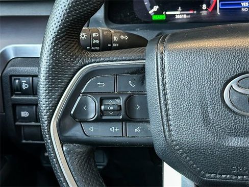 Used 2024 Toyota Tacoma TRD Off-Road image 17