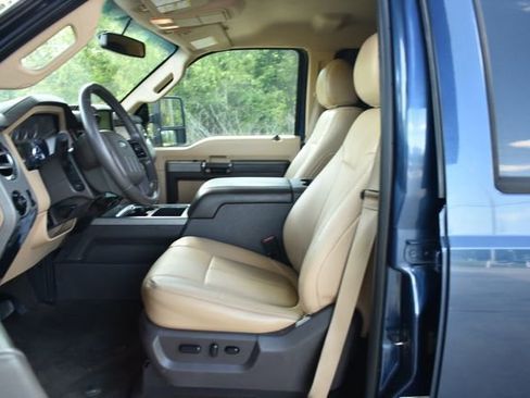 Used 2016 Ford F250 Lariat w/ Lariat Interior Package image 10