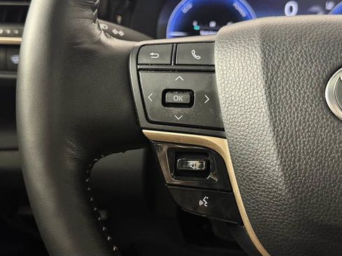 Used 2024 Toyota Crown w/ Advanced Technology Package AWD/4WD image 19