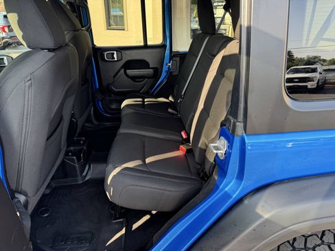 Used 2023 Jeep Wrangler Unlimited Sport AWD/4WD image 8