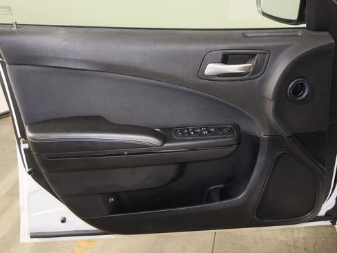 Used 2018 Dodge Charger SXT w/ Blacktop Package image 20