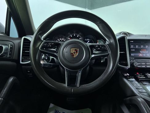 Used 2017 Porsche Cayenne Platinum Edition w/ Premium Package (PJV) AWD/4WD image 19