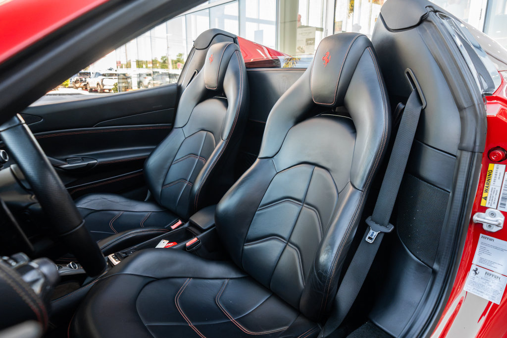 Used 2018 Ferrari 488 Spider RWD image 39