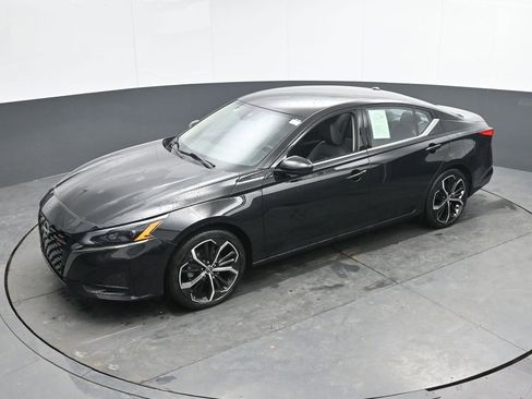 Used 2025 Nissan Altima 2.5 SR image 39