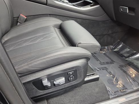 Used 2023 BMW X5 xDrive40i w/ Executive Package image 18