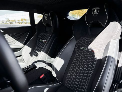 Used 2023 Lamborghini Huracan Tecnica image 49