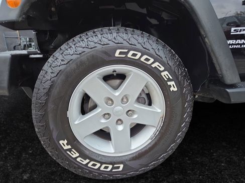 Used 2016 Jeep Wrangler Unlimited Sport w/ Quick Order Package 24S AWD/4WD image 18