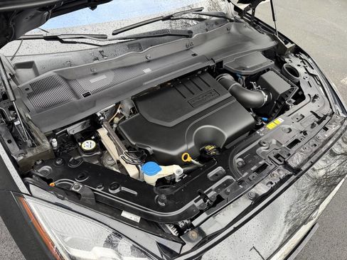 Used 2019 Jaguar E-PACE P250 AWD 4dr SUV image 32