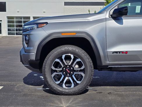 New 2026 GMC Canyon AT4 w/ AT4 Premium Package AWD/4WD image 33