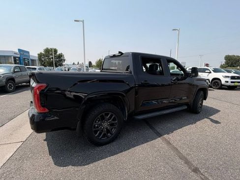 Used 2022 Toyota Tundra Platinum AWD/4WD image 2