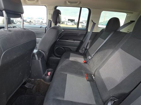 Used 2014 Jeep Patriot Latitude image 13