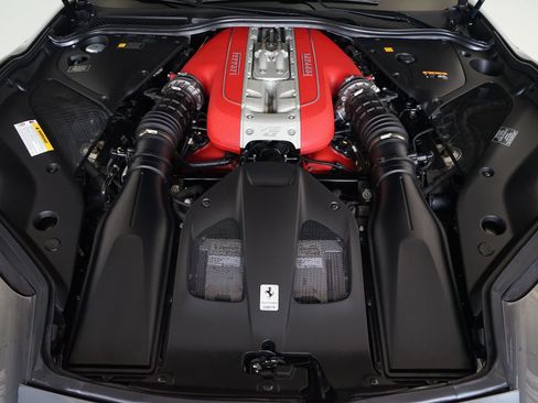 Used 2019 Ferrari 812 Superfast RWD image 27