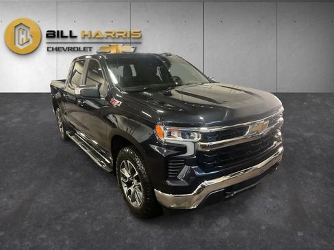 Used 2024 Chevrolet Silverado 1500 LT AWD/4WD image 18