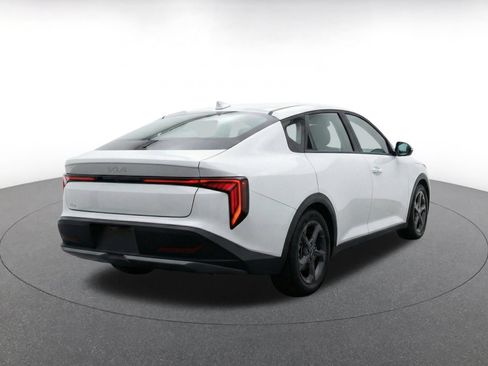 Used 2025 Kia K4 FWD image 11