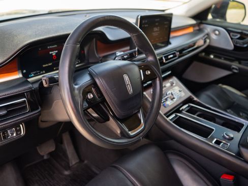 Used 2020 Lincoln Aviator Reserve w/ Equipment Group 201A RWD image 8