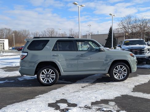 Used 2022 Toyota 4Runner TRD Sport image 9