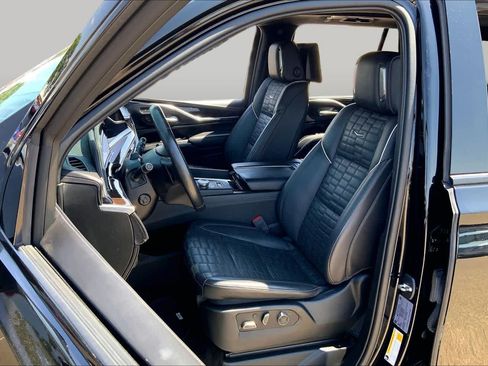Used 2023 Cadillac Escalade Sport Platinum AWD/4WD image 8