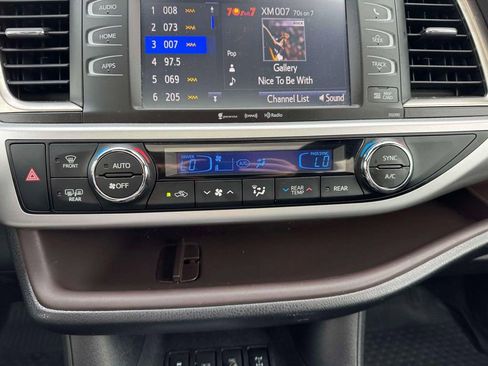 Used 2019 Toyota Highlander XLE w/ Protection Package #3 AWD/4WD image 32