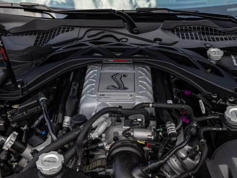 Certified 2021 Ford Mustang Shelby GT500 w/ Technology Package RWD image 43