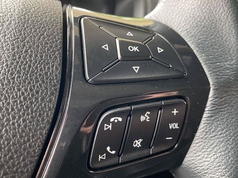 Used 2018 Ford Explorer XLT w/ Equipment Group 202A AWD/4WD image 44