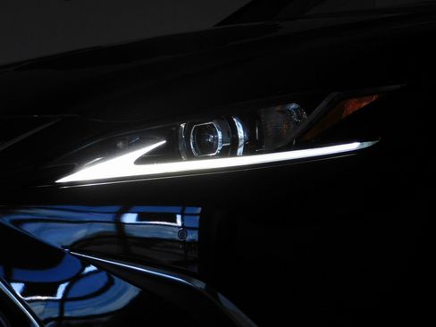 Used 2022 Lexus ES 350 w/ Premium Package image 19