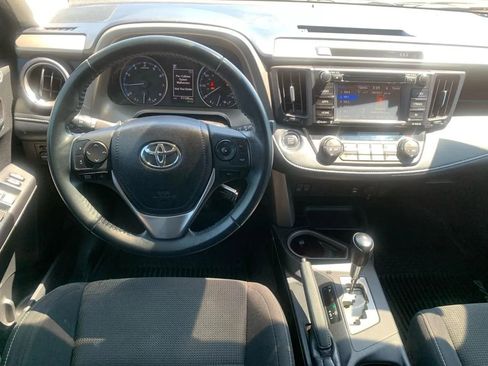 Used 2018 Toyota RAV4 XLE w/ Plus Extra Value Package FWD image 11