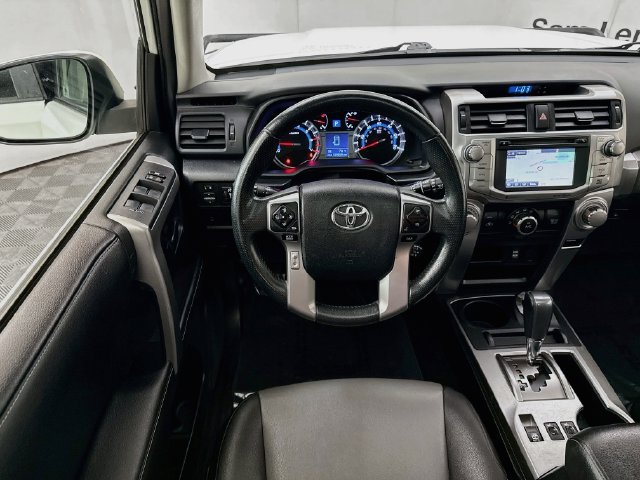 Used 2018 Toyota 4Runner SR5 Premium AWD/4WD image 23