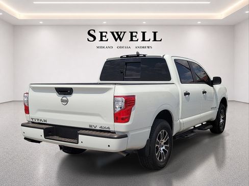 Used 2024 Nissan Titan SV w/ SV Convenience Package AWD/4WD image 7
