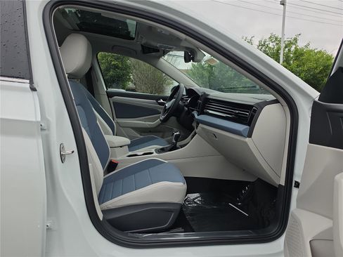 New 2026 Volkswagen Jetta SE FWD image 23