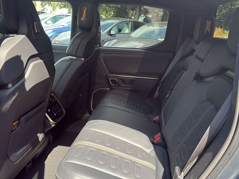 Used 2022 Rivian R1T Adventure AWD/4WD image 18