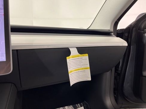 Used 2023 Tesla Model 3 Standard Range image 34