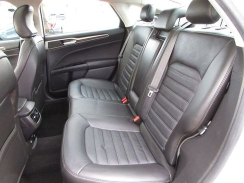 Used 2016 Ford Fusion SE w/ Equipment Group 502A image 24