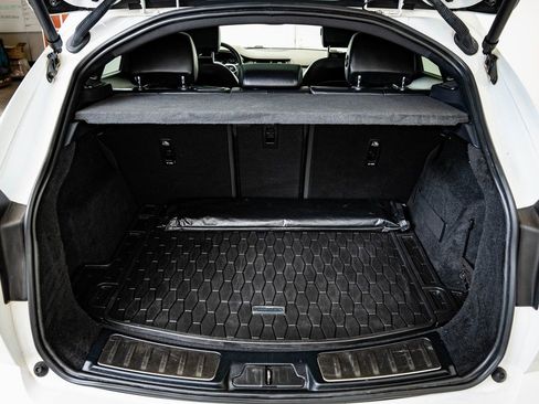 Used 2022 Jaguar E-PACE SE image 16