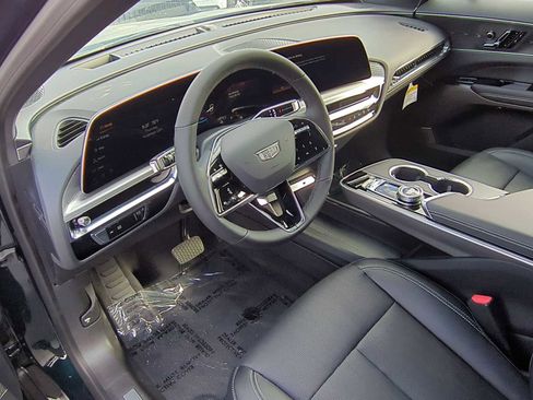 New 2025 Cadillac Lyriq Luxury image 12