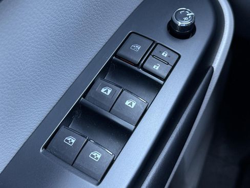 Used 2018 Toyota Highlander XLE AWD/4WD image 22