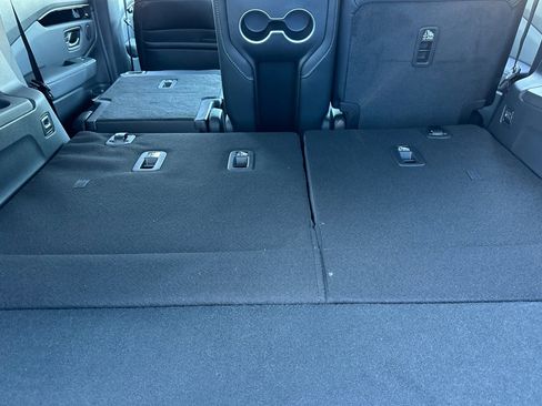 New 2025 Honda Pilot EX-L image 12