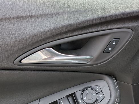 Used 2025 Buick Encore GX Preferred FWD image 12