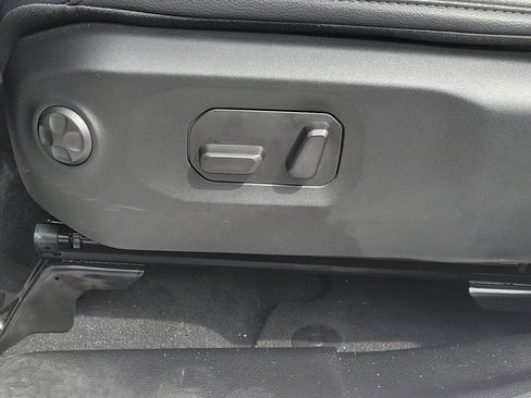 Used 2025 Jeep Gladiator Sport AWD/4WD image 15