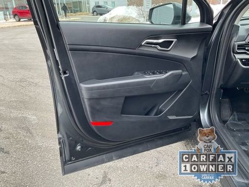 Used 2024 Kia Sportage LX image 9