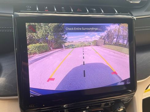 New 2025 Jeep Grand Cherokee Limited image 14