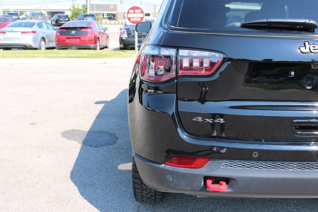 Used 2025 Jeep Compass Trailhawk AWD/4WD image 42