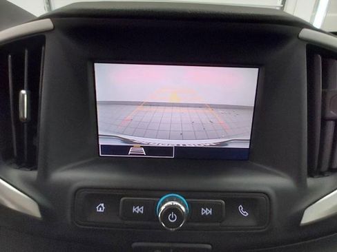 Used 2023 GMC Terrain SLE w/ Driver Convenience Package image 11